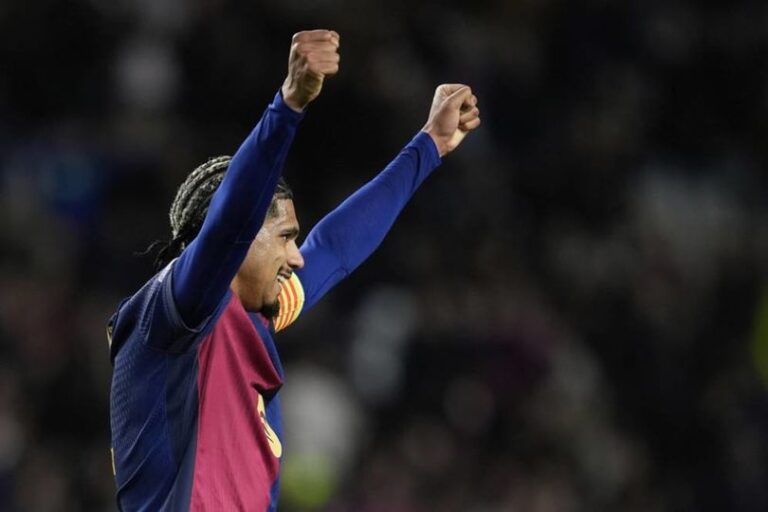 Dijual Barcelona Ronald Araujo Merapat ke Manchester United?