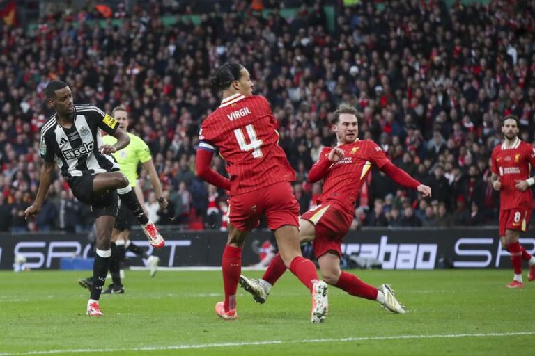 Belum Puas Belanja Liverpool Siap Pecahkan Rekor Transfer dengan Rekrut Alexander Isak Usai Jual Luis Diaz