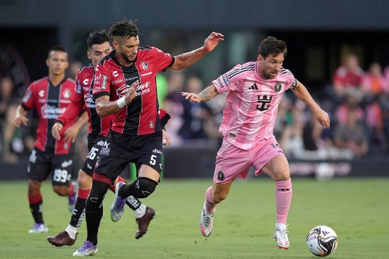 Messi Cetak Dua Assist, Inter Miami Taklukkan Atlas 2-1 Lewat Laga Menegangkan